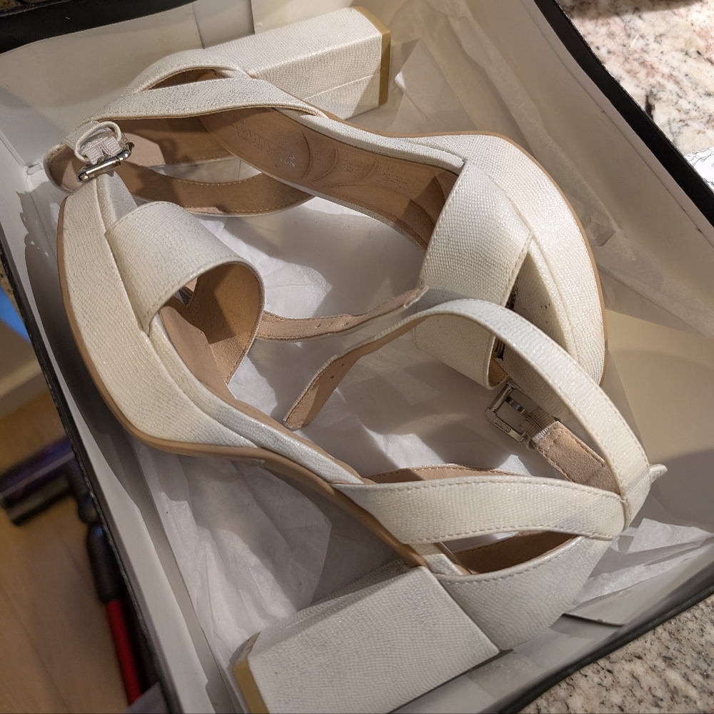 Chinese Laundry Cream Platform Heels